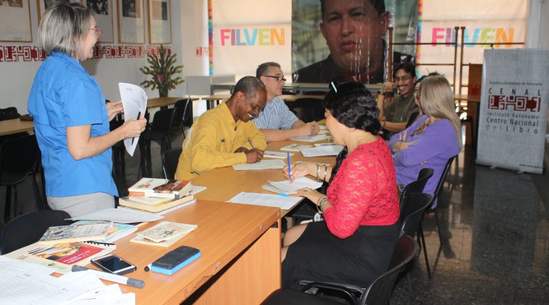 Centro Nacional del Libro abre registro de Unidad de lectores