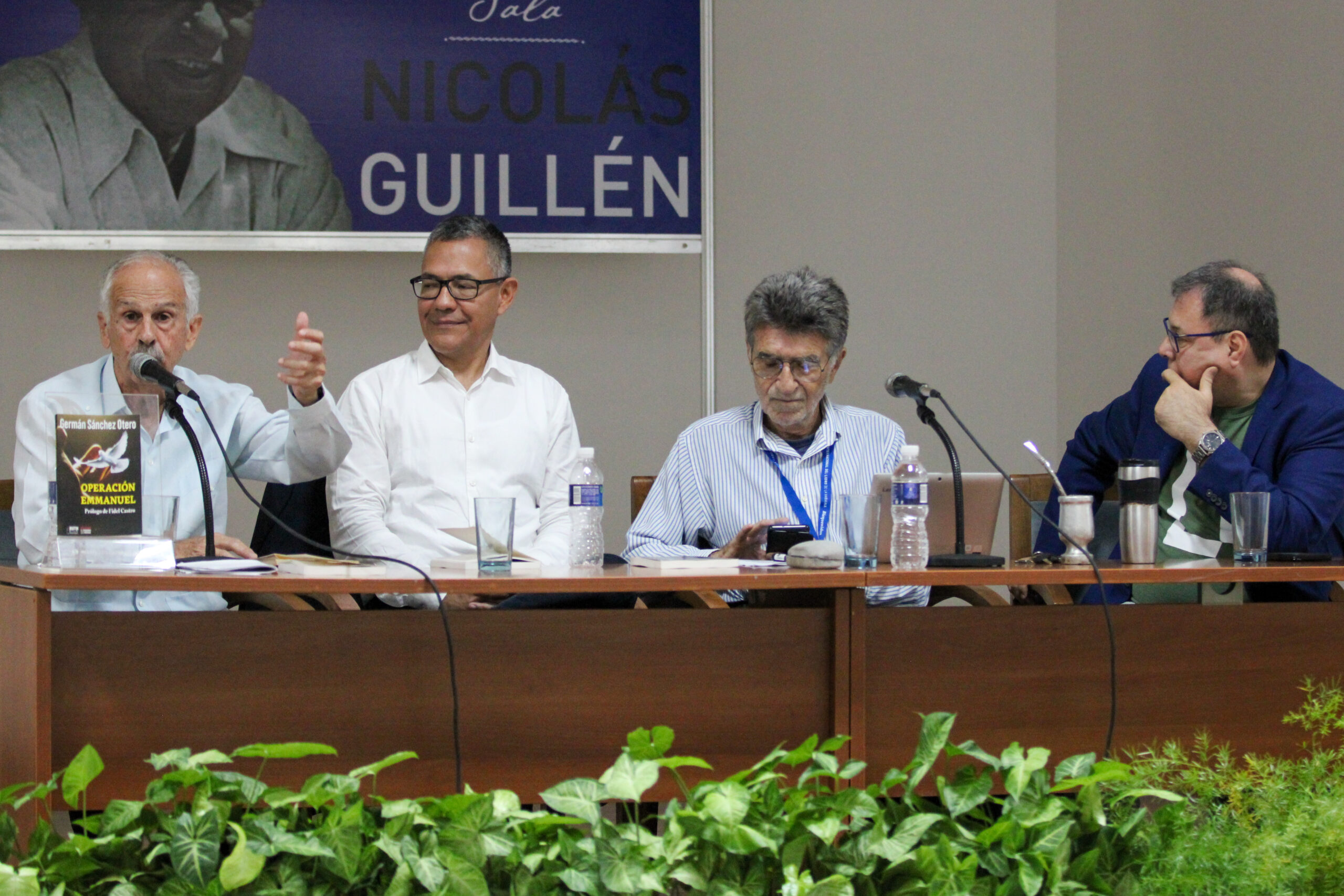 Ministro Villegas: libro Operación Emmanuel reivindica papel de Fidel y Chávez para nueva geopolítica