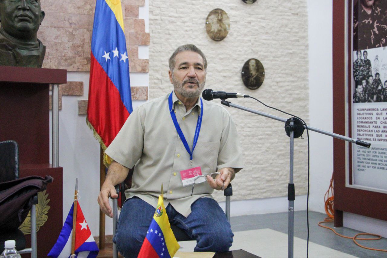 Escritor Cósimo Mandrillo conversó en FILH-Cuba 2023 sobre la narrativa venezolana contemporánea