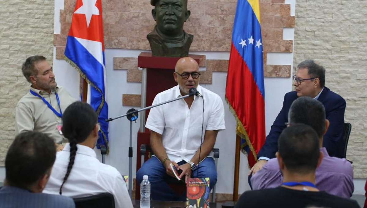 Jorge Rodríguez presentó su libro La piel del lagarto en la 31ª FILH-Cuba 