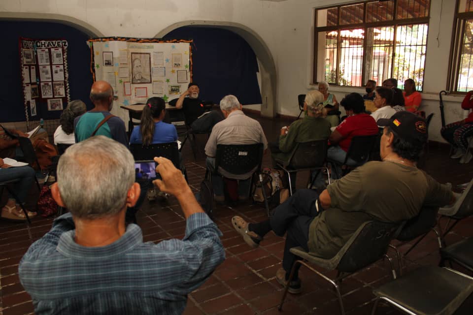 Realizaron taller de Crónica y comuna en la 18ª Filven Anzoátegui