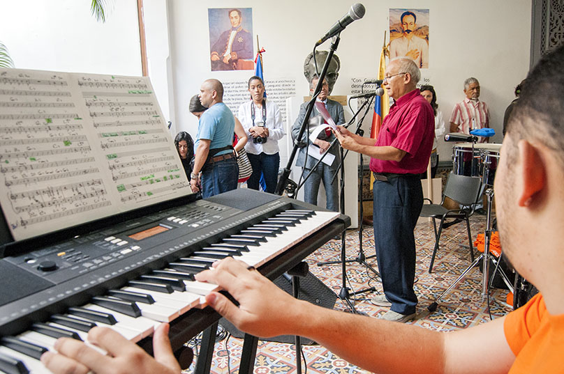 Con música y poemas fueron recibidos Rengifo y Reverón en el Panteón Nacional