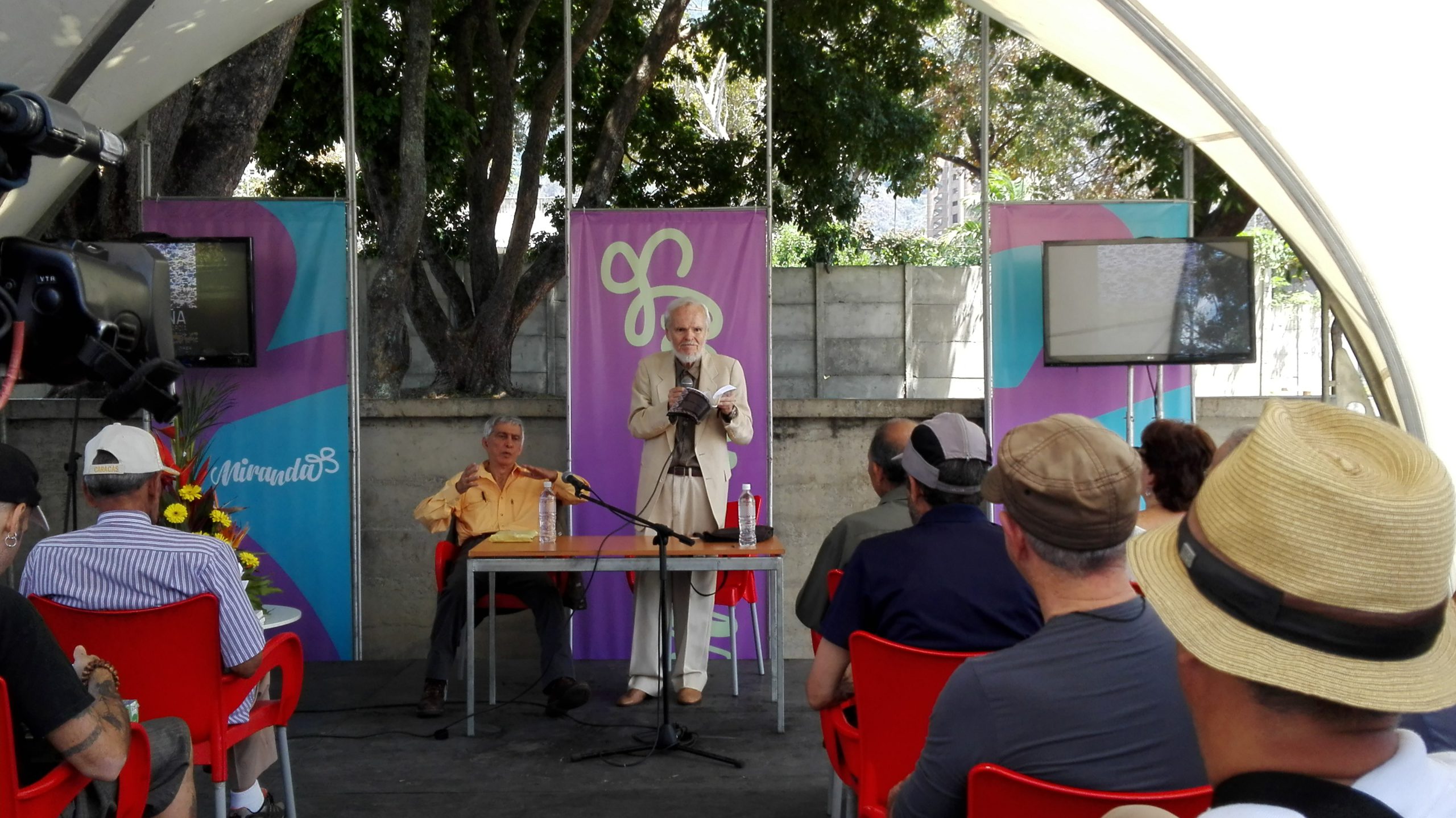 Luis Britto García: Las ferias del libro se deben multiplicar