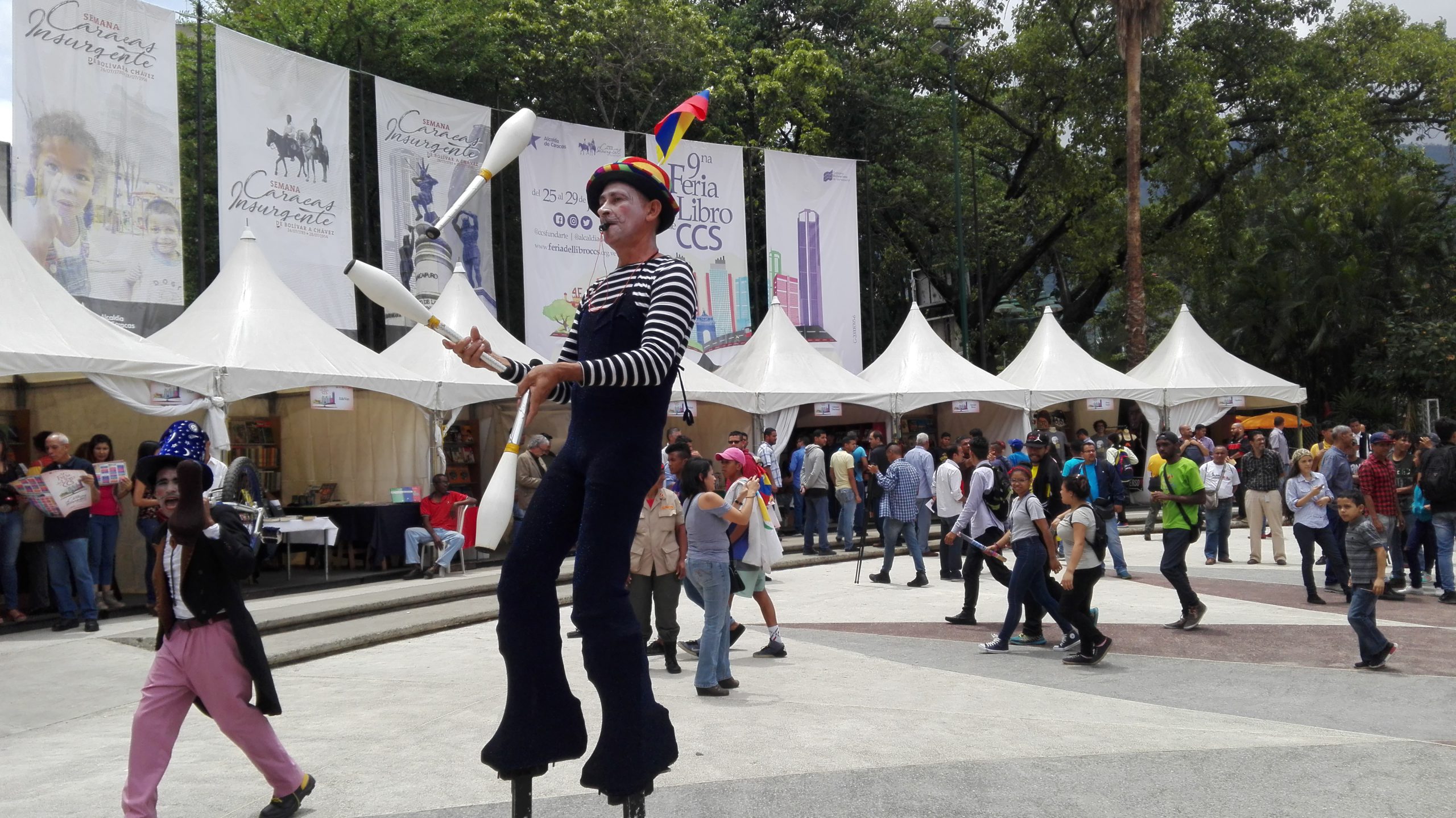 Bolívar, Caracas y librerías