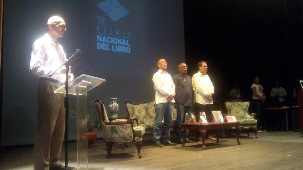 Entregan galardones del X Premio Nacional del Libro en marco de la Filven 2018