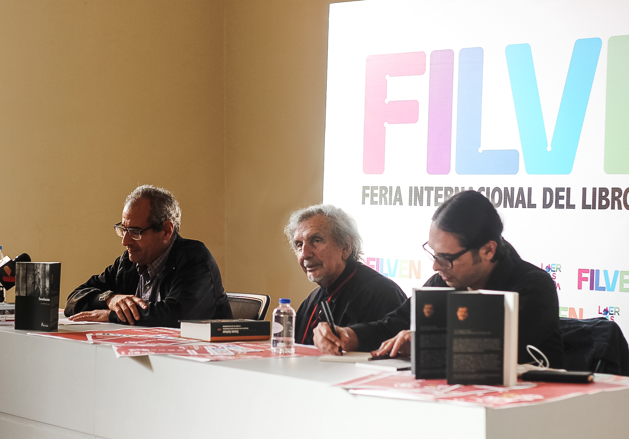 Filven 2019 presentó “Insolación” del poeta Luis Alberto Crespo