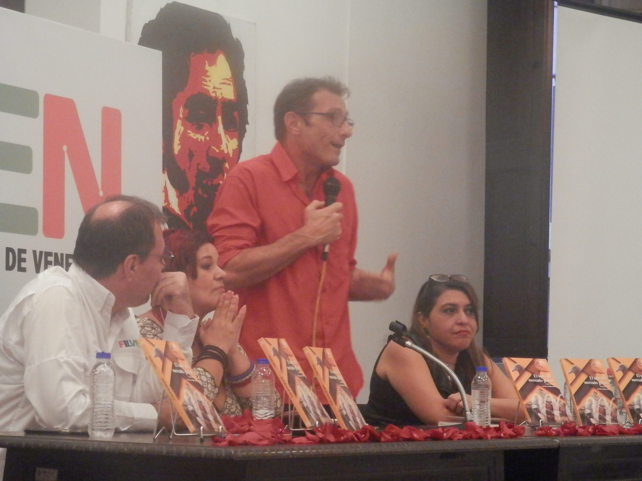 Obra de Giulio Palermo presentada en Filven 2019 explica a lectores lo que esconde el capitalismo