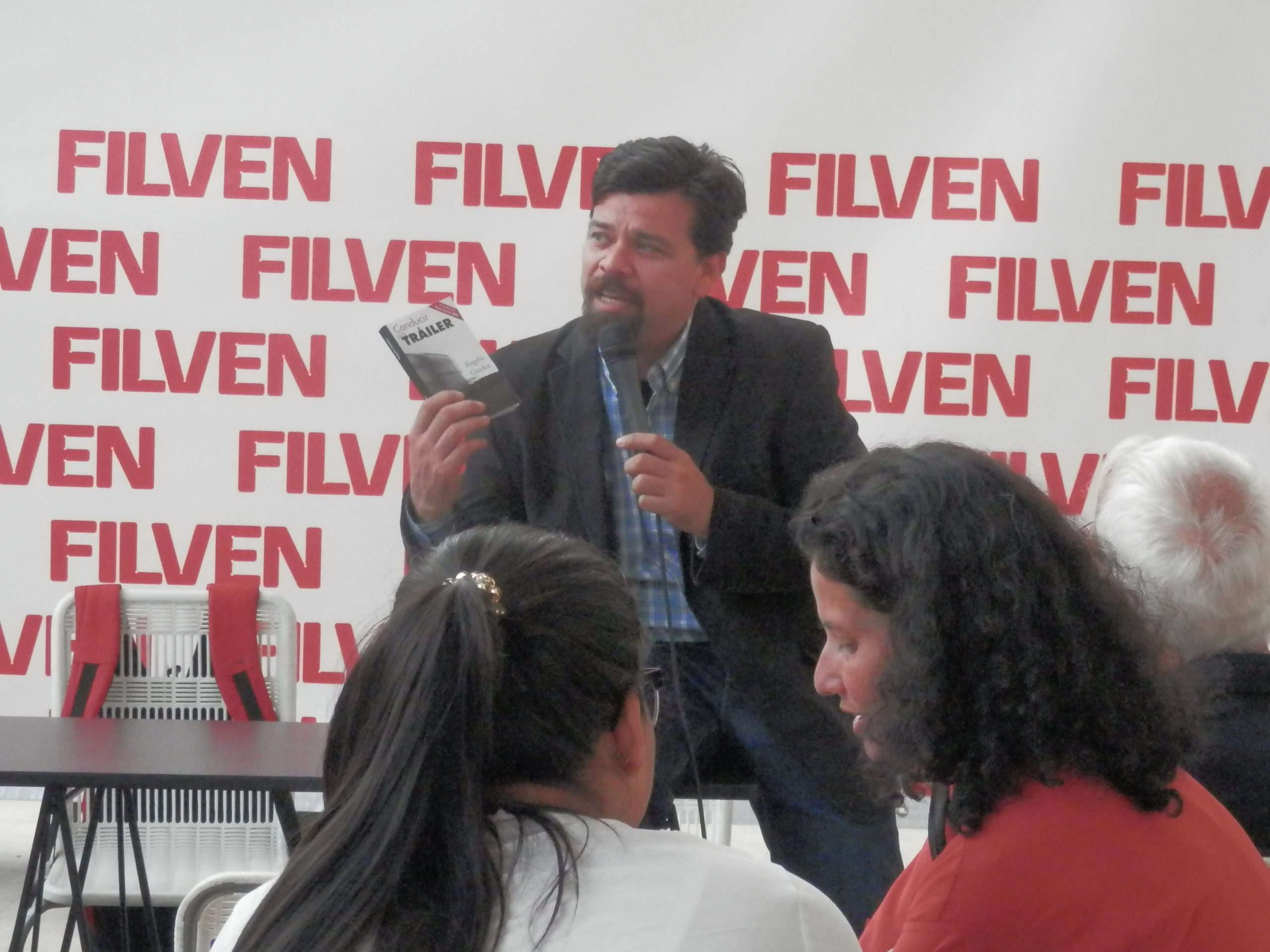 El autor mexicano Rogelio Guedea presentó en Filven 2019 su novela policíaca “Conducir un tráiler”