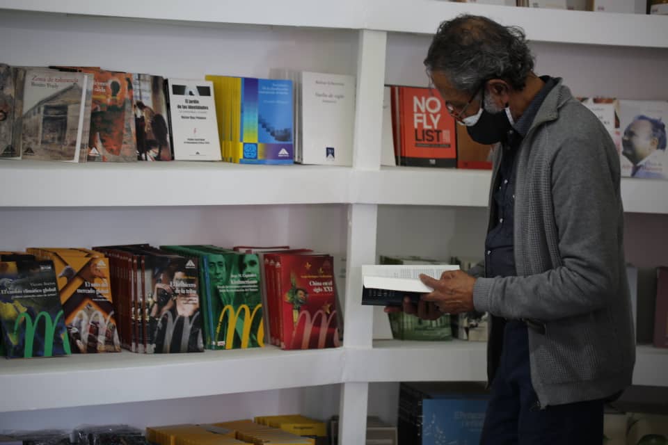 Analizan en Filven los límites y desafíos del libro impreso y digital