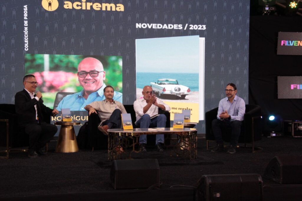 Jorge Rodríguez presentó y bautizó en la Filven 2023 su novela El mar que me regalas