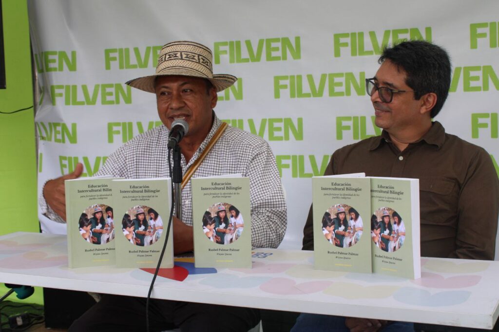 Presentaron en Filven libro de educación intercultural bilingüe para fortalecer identidad de pueblos indígenas