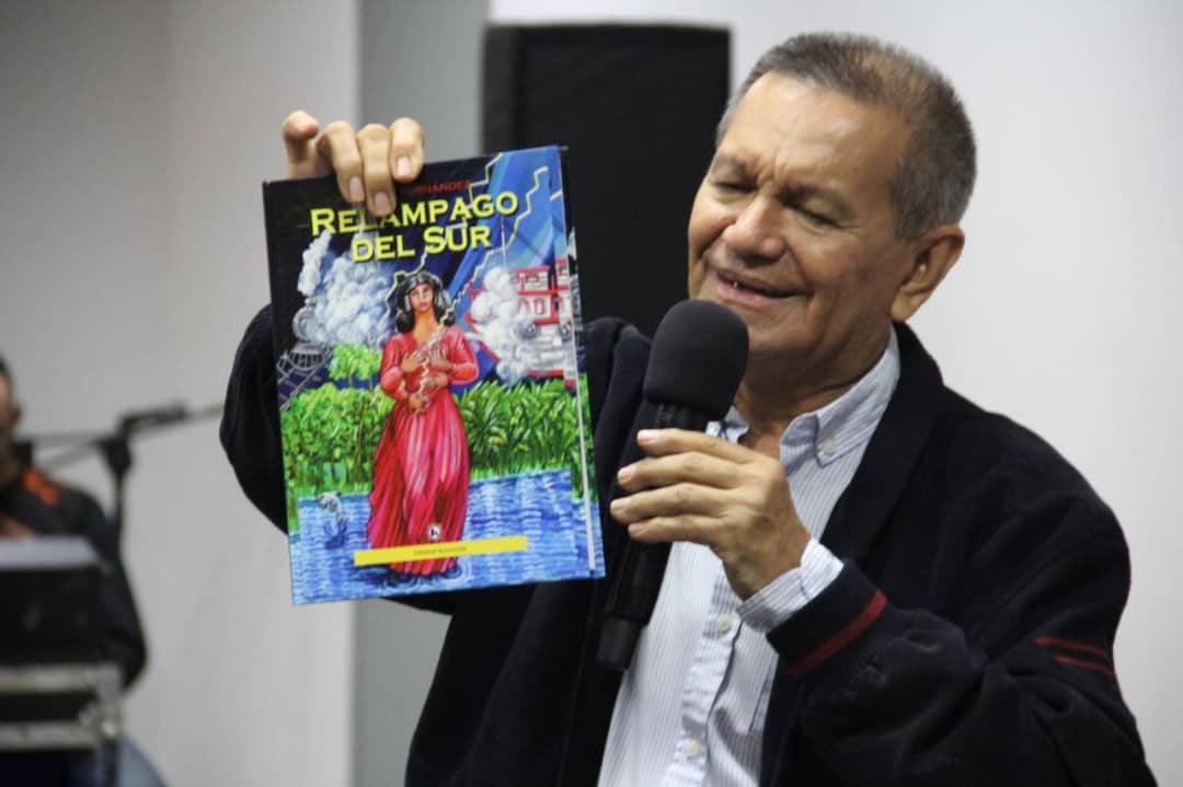 Alexis Fernández presentó “Relámpago del Sur” en Filven Zulia