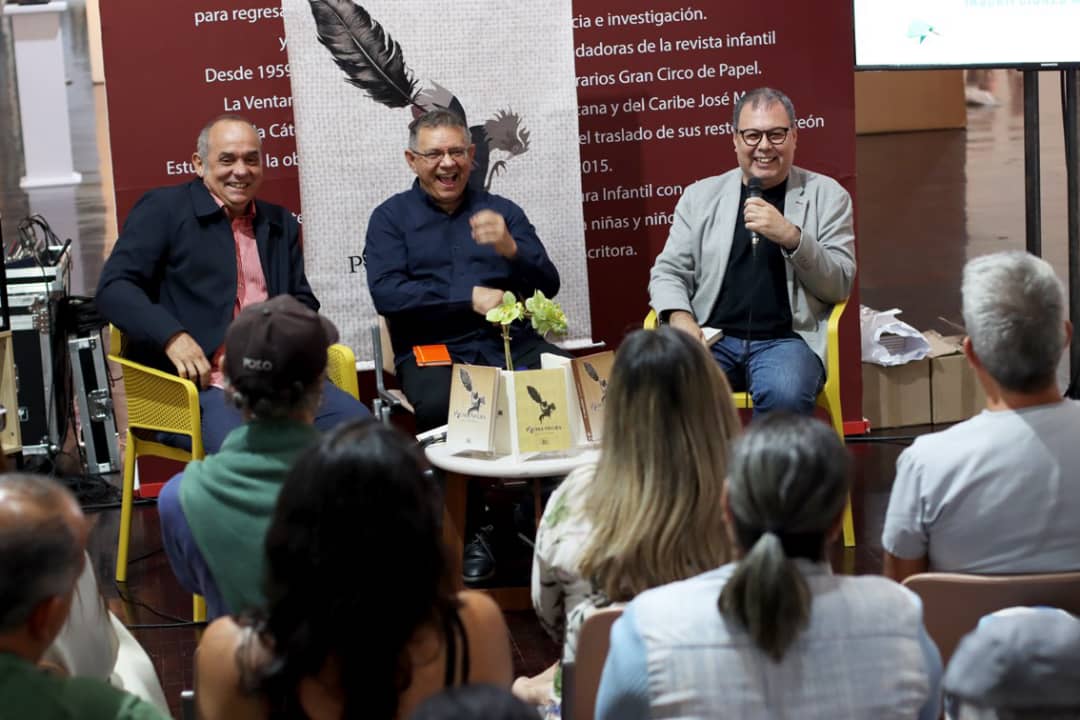 Luis Lira Ochoa presentó su primera novela Pluma Negra en la 15.ª Feria del Libro de Caracas