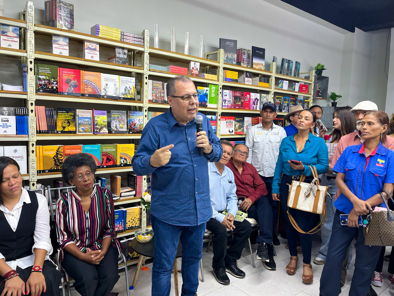 En Maracaibo celebran apertura de Librerías del Sur Berta Vega