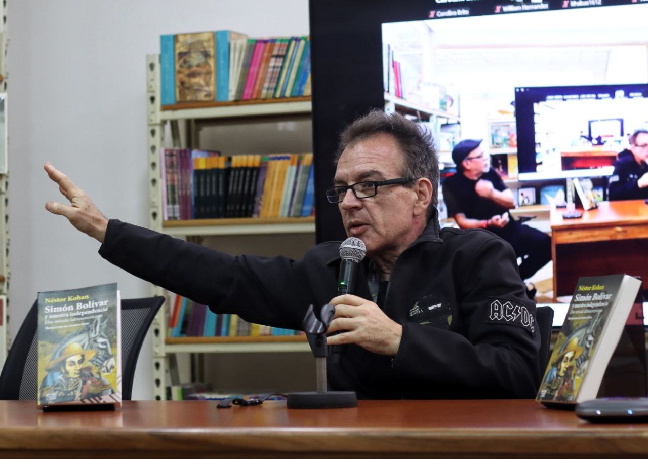 Néstor Kohan aborda la figura de Simón Bolívar desde una perspectiva revolucionaria y popular