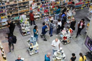 Domingo de letras y abrazos: la Filven palpita entre familias y libros