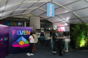 Voces de resistencia, cultura y humor fluyen en la Filven 2025