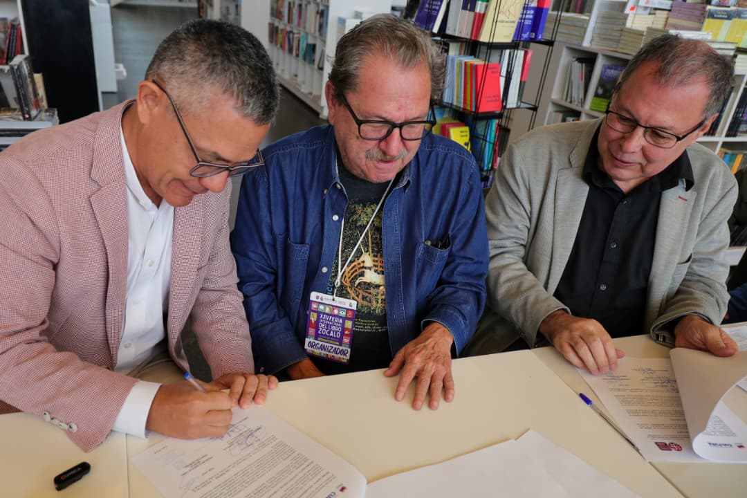 Venezuela y Fondo de Cultura Económica de México firman convenio por la lectura en Nuestra América