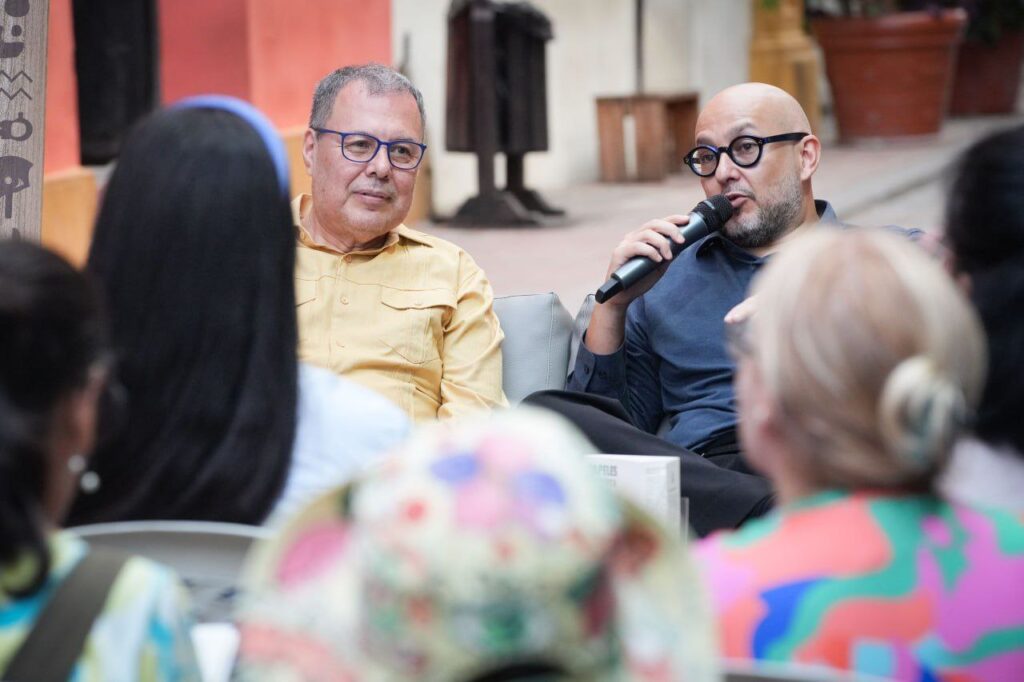 Miguel Pérez Pirela presentó Papeles de Política en Filven La Guaira