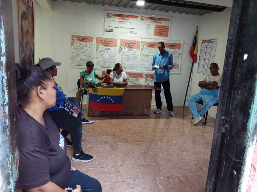 Activados grupos de lectura en apoyo al presidente Nicolás Maduro y la primera dama Cilia Flores