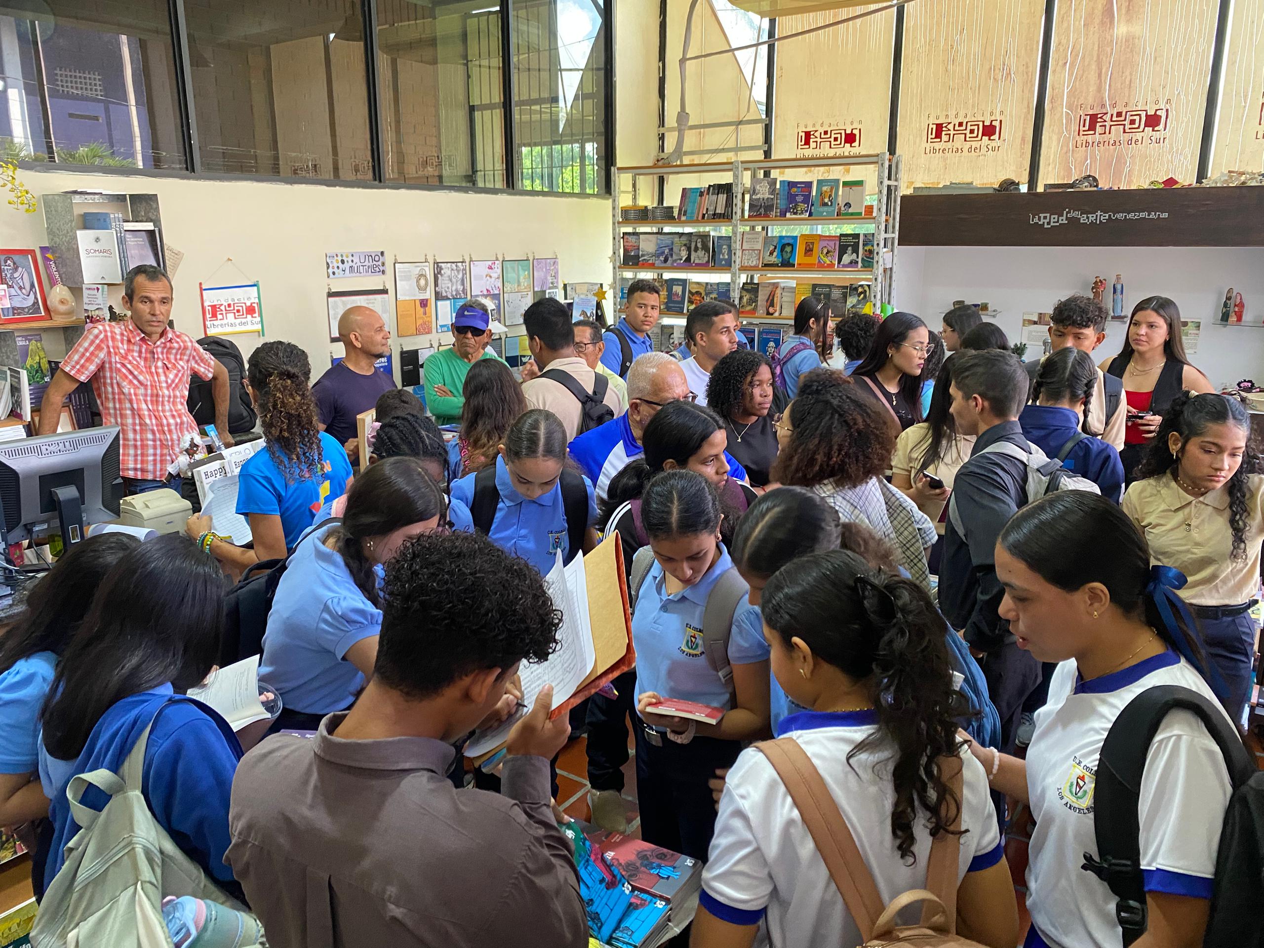 Jóvenes de Venezuela se acercan a autores del Boom latinoamericano