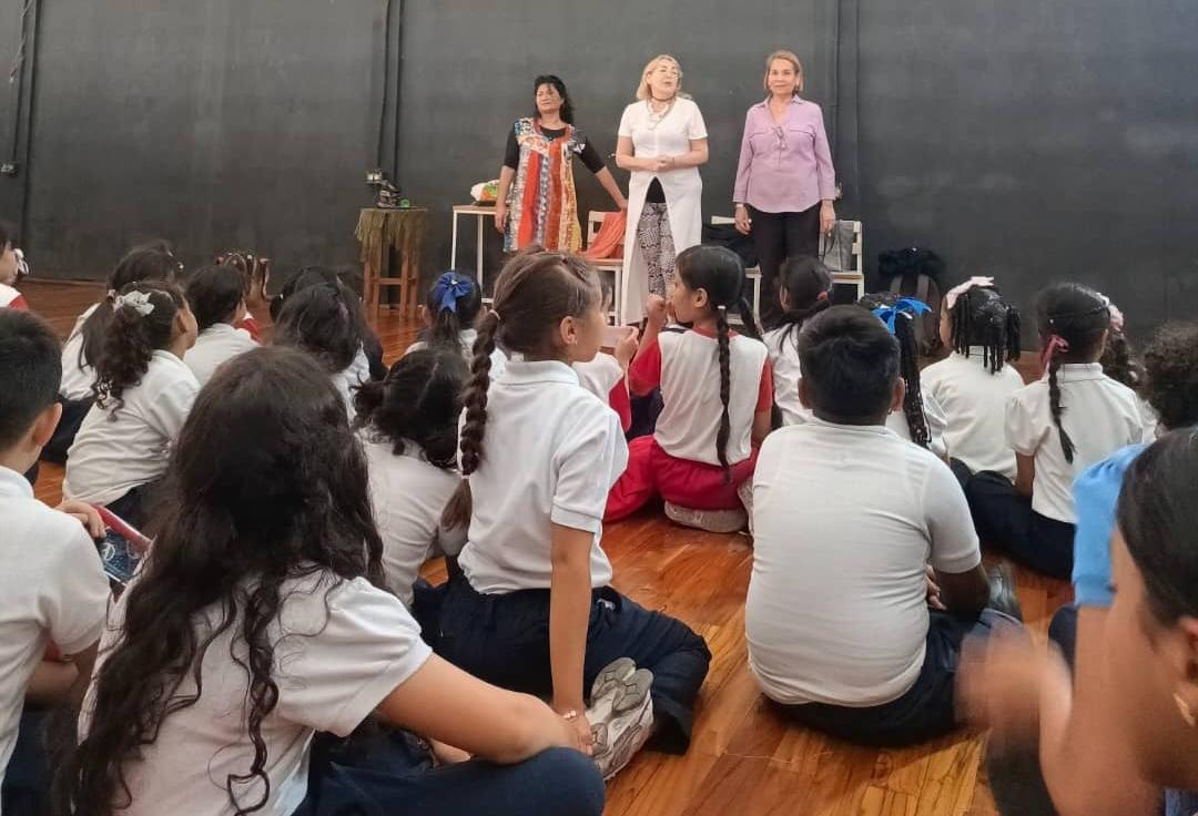 Promovieron el libro y la lectura en celebración por 33° aniversario de la U.E. José Ignacio Cabrujas