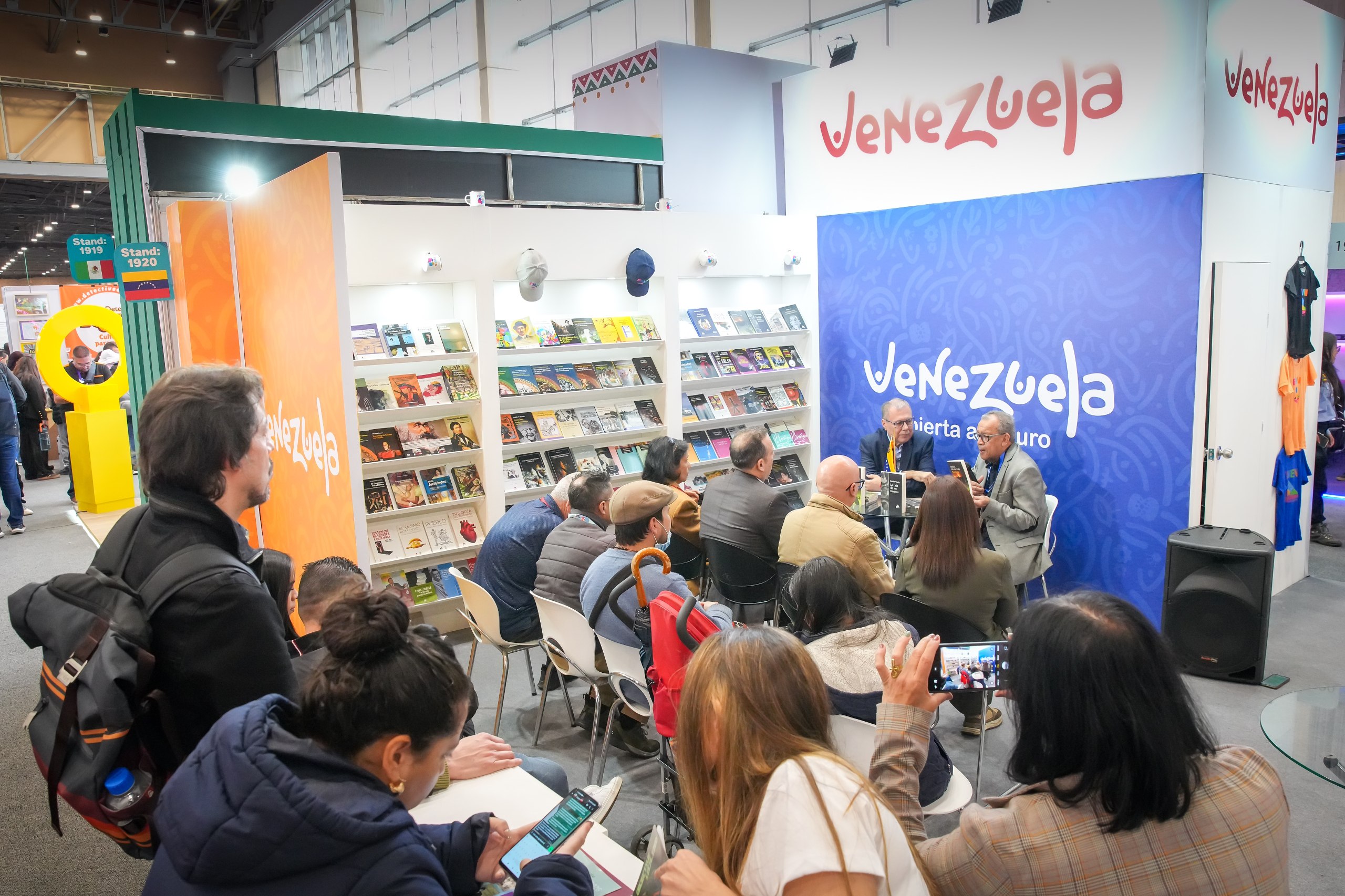 Novedades editoriales de Venezuela se presentan en la 38.ª FILBo