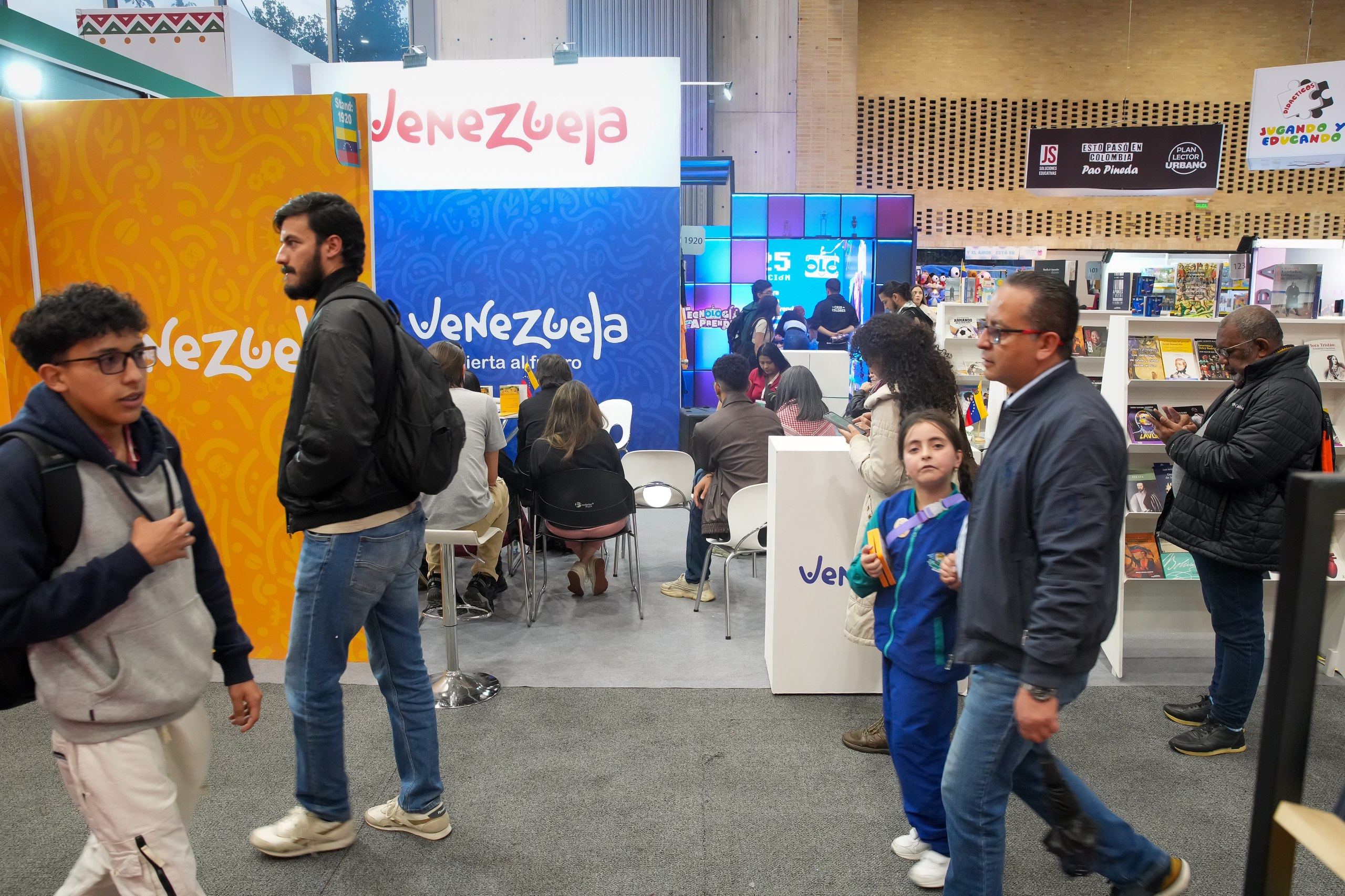 Venezuela exhibió su potencial literario en la 38.a FILBo