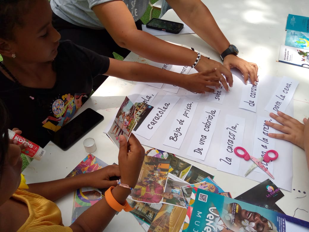 Promueven actividades lectoras en campamento transitorio de Catia La Mar