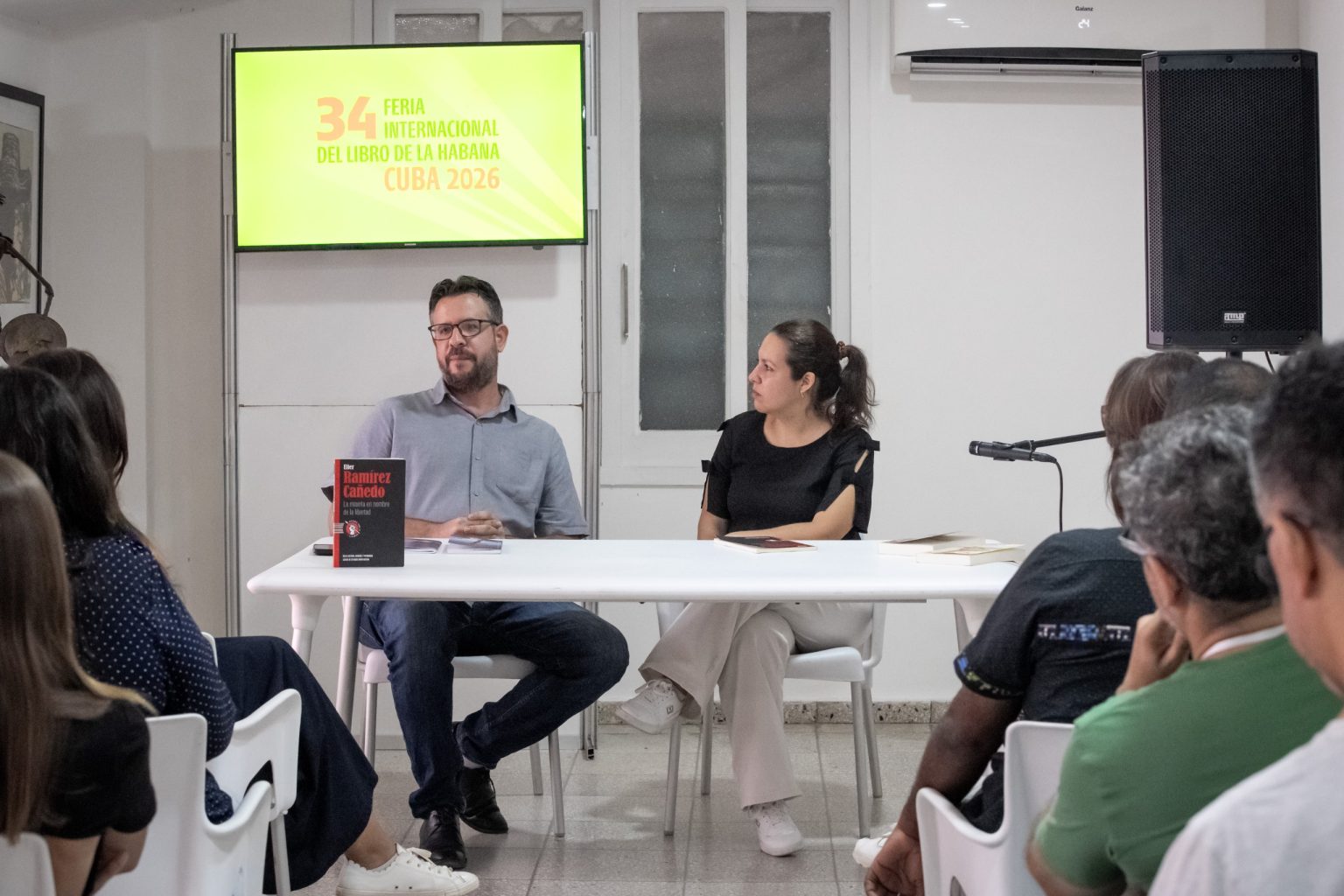 Libros para la memoria de la historia insurgente integran oferta editorial de Venezuela en la FILH 2026
