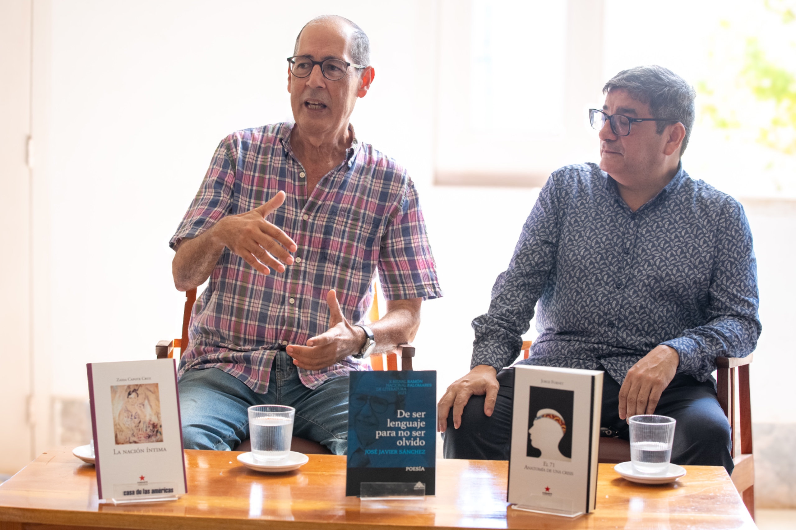 Poeta José Javier Sánchez presentó en La Habana su libro ganador de la Bienal de Literatura Ramón Palomares