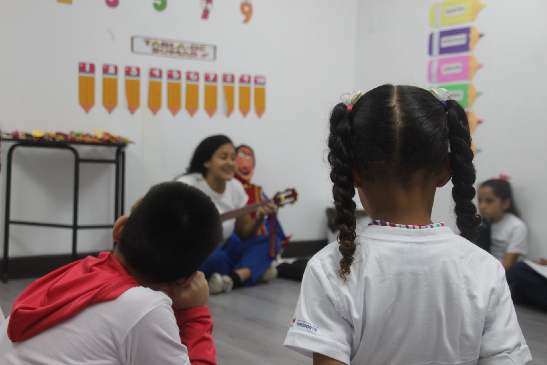Cenal promovió lectura de libros sobre Bolívar y proceso independentista en inicio de programa pedagógico “Mamá Rosa”